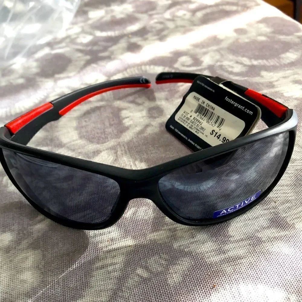 NWT Foster Grant Active sunglasses Black unisex